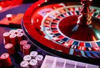 မြန်မာ အွန်လိုင်း ကတ်ဂိမ်းများ — 111s Baccarat Poker Blackjack